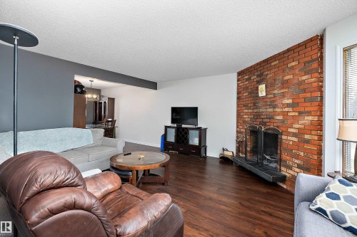 5546 Centennial Drive, Wetaskiwin, AB - Indoor Photo Showing Living Room With Fireplace