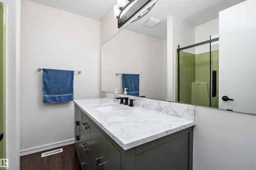 5546 Centennial Drive, Wetaskiwin, AB - Indoor Photo Showing Bathroom