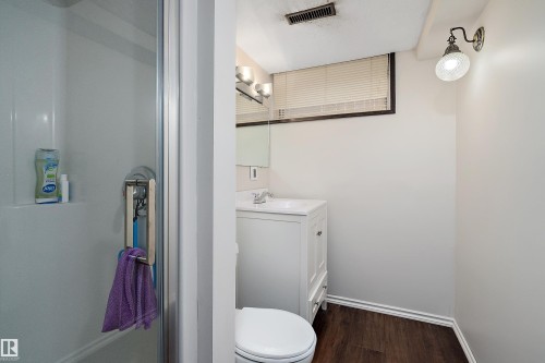 5546 Centennial Drive, Wetaskiwin, AB - Indoor Photo Showing Bathroom