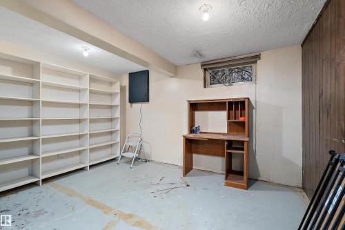 5546 Centennial Drive, Wetaskiwin, AB - Indoor