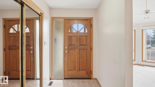 Edmonton, AB - Indoor Photo Showing Other Room