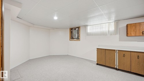 Edmonton, AB - Indoor