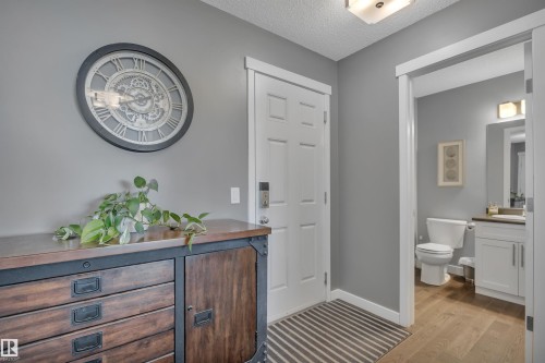 16408 12 Avenue, Edmonton, AB - Indoor Photo Showing Bathroom