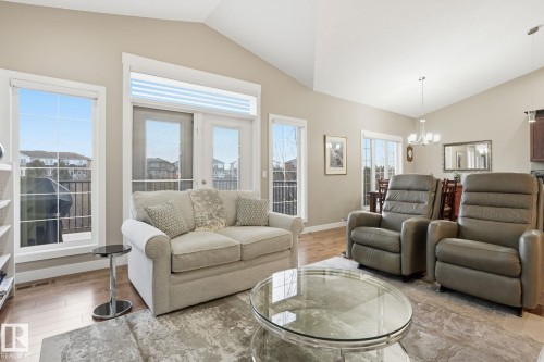 12 3090 Cameron Heights Way, Edmonton, AB - Indoor Photo Showing Living Room