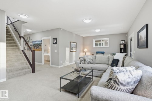 12 3090 Cameron Heights Way, Edmonton, AB - Indoor Photo Showing Living Room