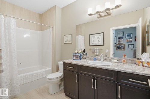 12 3090 Cameron Heights Way, Edmonton, AB - Indoor Photo Showing Bathroom