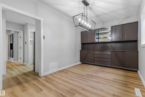 Edmonton, AB - Indoor Photo Showing Other Room