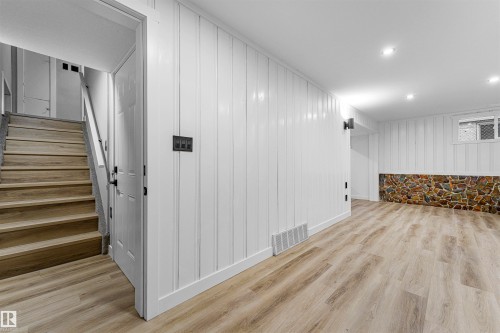 Edmonton, AB - Indoor Photo Showing Other Room