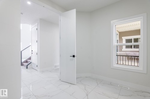 1915 49 Street, Edmonton, AB - Indoor Photo Showing Other Room