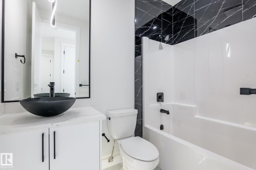 1915 49 Street, Edmonton, AB - Indoor Photo Showing Bathroom