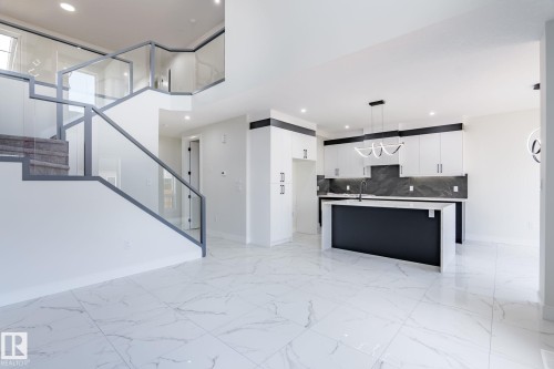 1915 49 Street, Edmonton, AB - Indoor Photo Showing Kitchen