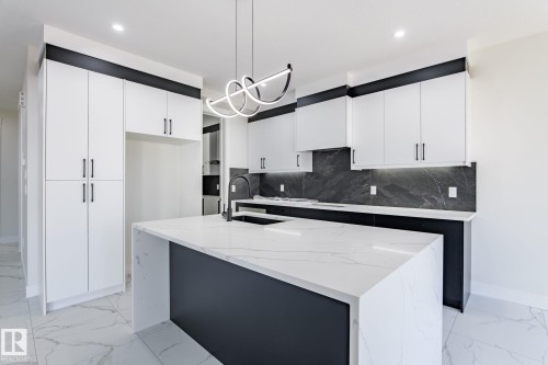 1915 49 Street, Edmonton, AB - Indoor Photo Showing Kitchen