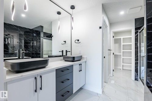 1915 49 Street, Edmonton, AB - Indoor