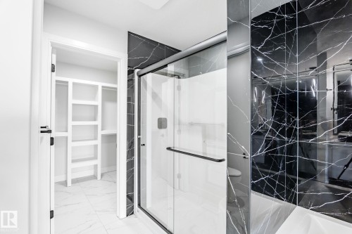 1915 49 Street, Edmonton, AB - Indoor With Storage