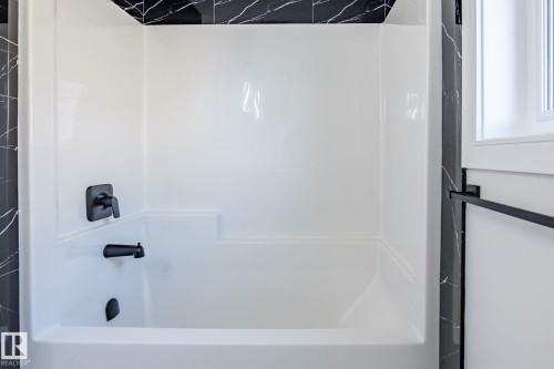 1915 49 Street, Edmonton, AB - Indoor