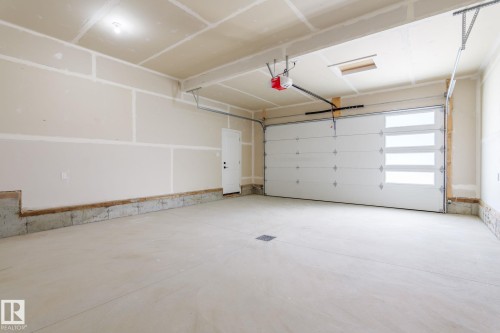 1915 49 Street, Edmonton, AB - Indoor Photo Showing Garage