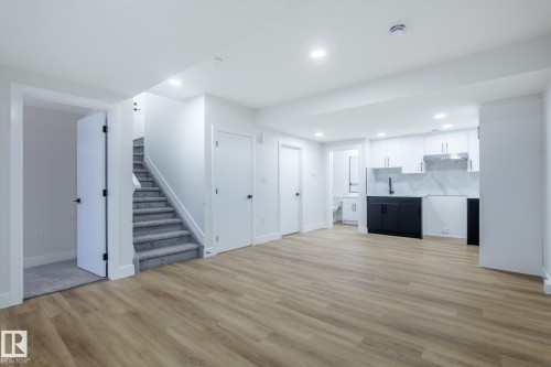 1915 49 Street, Edmonton, AB - Indoor Photo Showing Other Room