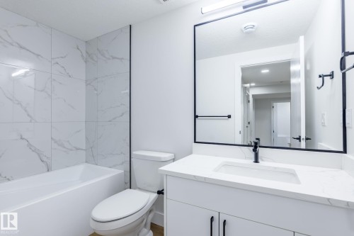 1915 49 Street, Edmonton, AB - Indoor Photo Showing Bathroom