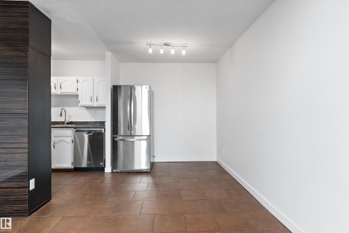 408 10145 109 Street, Edmonton, AB - Indoor Photo Showing Kitchen