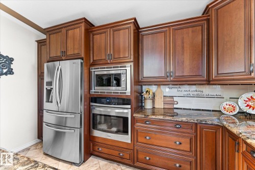 11124 110A Avenue, Edmonton, AB - Indoor Photo Showing Kitchen