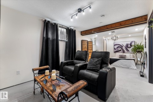 11124 110A Avenue, Edmonton, AB - Indoor