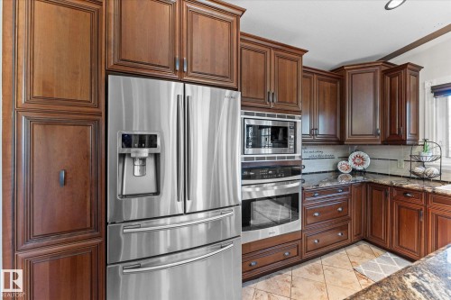 11124 110A Avenue, Edmonton, AB - Indoor Photo Showing Kitchen