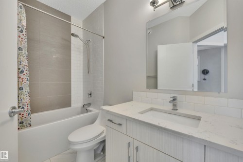 9246 90 Street, Edmonton, AB - Indoor Photo Showing Bathroom