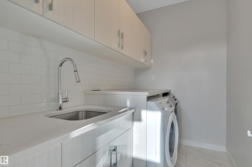 9246 90 Street, Edmonton, AB - Indoor