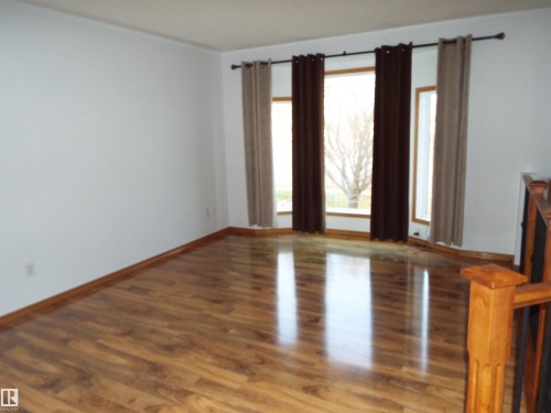 29 Meadowview Drive, Leduc, AB - Indoor Photo Showing Other Room