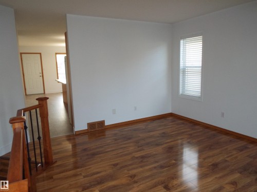 29 Meadowview Drive, Leduc, AB - Indoor Photo Showing Other Room