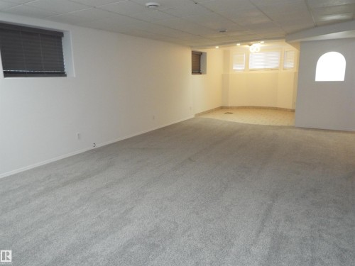 29 Meadowview Drive, Leduc, AB - Indoor Photo Showing Other Room