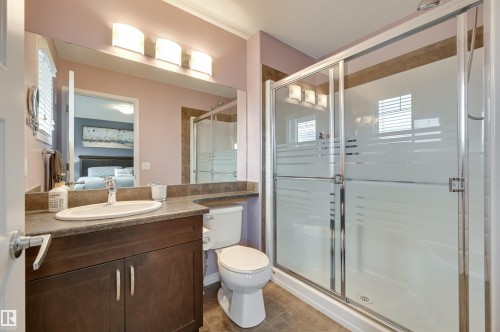 1930 Chapman Road, Edmonton, AB - Indoor Photo Showing Bathroom