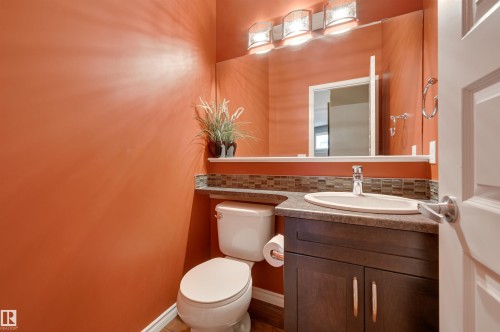 1930 Chapman Road, Edmonton, AB - Indoor Photo Showing Bathroom