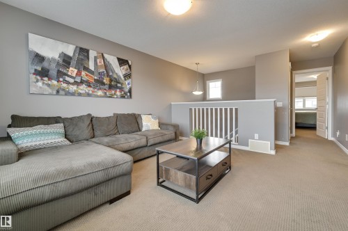 1930 Chapman Road, Edmonton, AB - Indoor Photo Showing Living Room