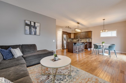 1930 Chapman Road, Edmonton, AB - Indoor Photo Showing Living Room