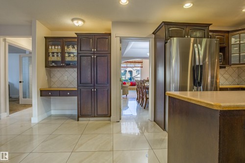 247 Lindsay Crescent, Edmonton, AB - Indoor