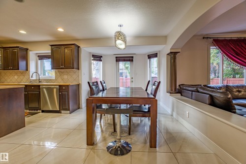 247 Lindsay Crescent, Edmonton, AB - Indoor