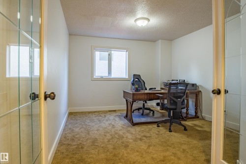 247 Lindsay Crescent, Edmonton, AB - Indoor Photo Showing Office