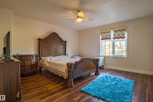 247 Lindsay Crescent, Edmonton, AB - Indoor Photo Showing Bedroom