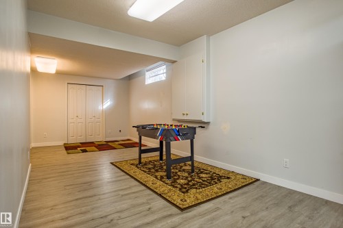 247 Lindsay Crescent, Edmonton, AB - Indoor Photo Showing Other Room