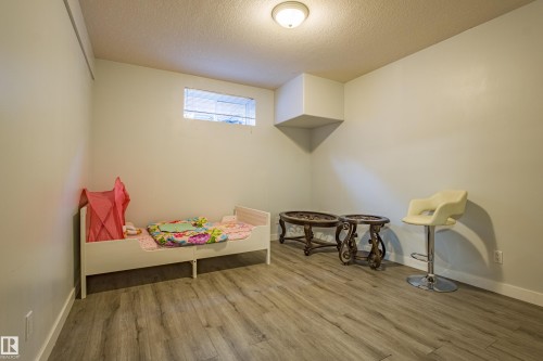 247 Lindsay Crescent, Edmonton, AB - Indoor Photo Showing Other Room