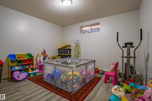 247 Lindsay Crescent, Edmonton, AB - Indoor