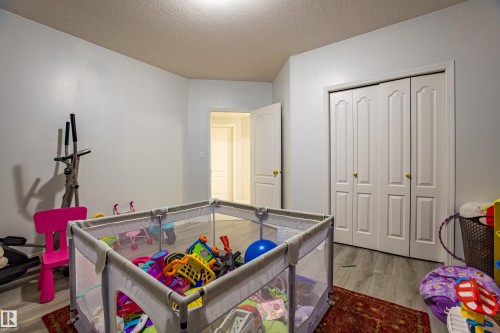 247 Lindsay Crescent, Edmonton, AB - Indoor Photo Showing Other Room