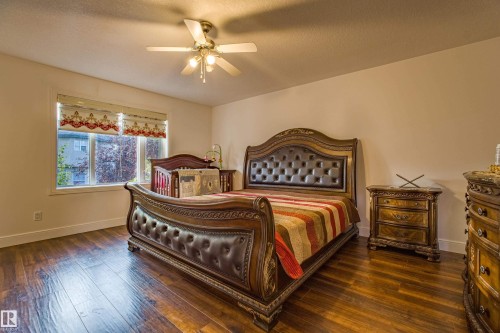 247 Lindsay Crescent, Edmonton, AB - Indoor Photo Showing Bedroom