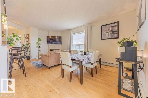 9707 105 Street, Edmonton, AB - Indoor