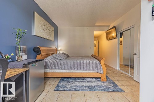 9707 105 Street, Edmonton, AB - Indoor Photo Showing Bedroom
