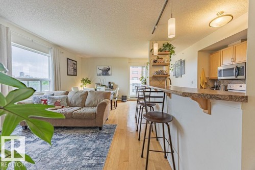 801 9707 105 Street, Edmonton, AB - Indoor