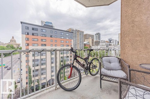 801 9707 105 Street, Edmonton, AB - Outdoor