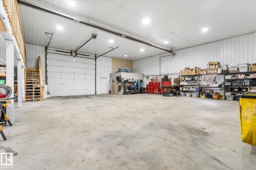 102 3510 Ste. Anne Trail, Rural Lac Ste. Anne County, AB - Indoor Photo Showing Garage