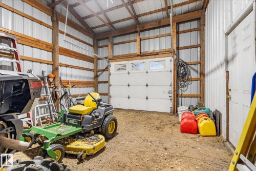 102 3510 Ste. Anne Trail, Rural Lac Ste. Anne County, AB - Indoor Photo Showing Garage